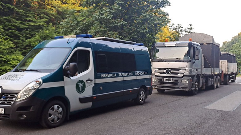 Szambo, piwnica i schody doprowadziły do przekroczenia masy pojazdu