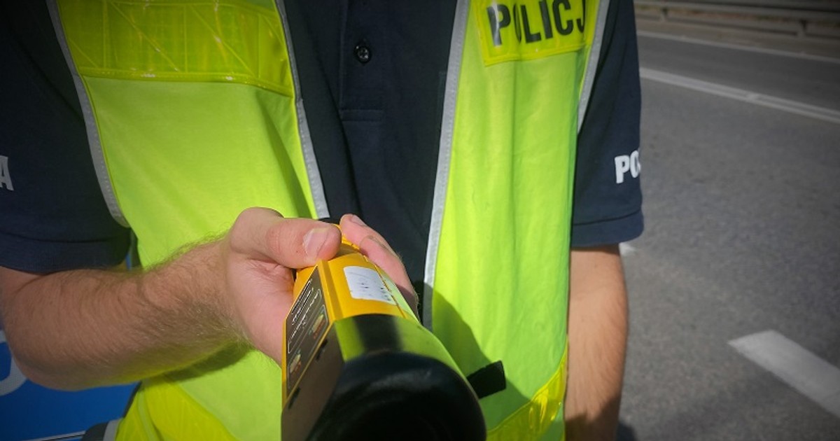 Obraz pochodzący z serwisu https://pomorska.policja.gov.pl/pom/informacje/wiadomosci/131884,Dwoch-nietrzezwych-kierujacych-wyeliminowanych-z-ruchu.html
