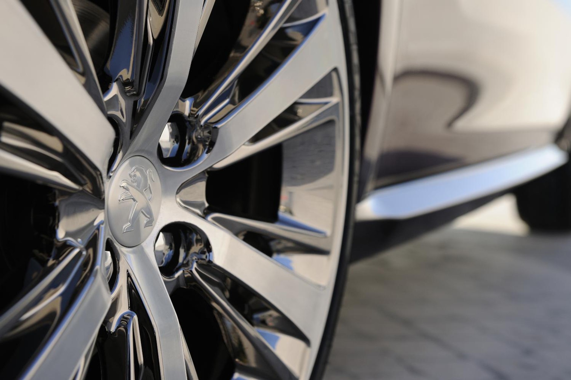 Peugeot 208 GT i XY: dwie koncepcje