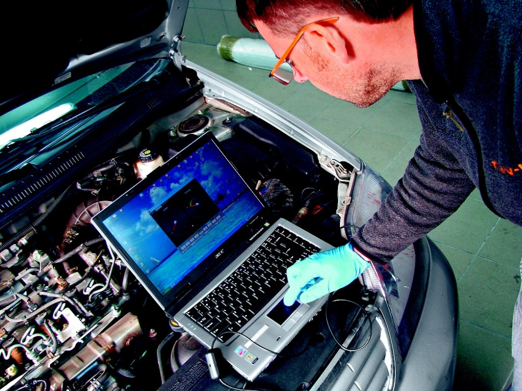 Chiptuning zmienia działanie sterownika jednostki napędowej. Pół biedy, gdy nowe programowanie przygotowali profesjonaliści