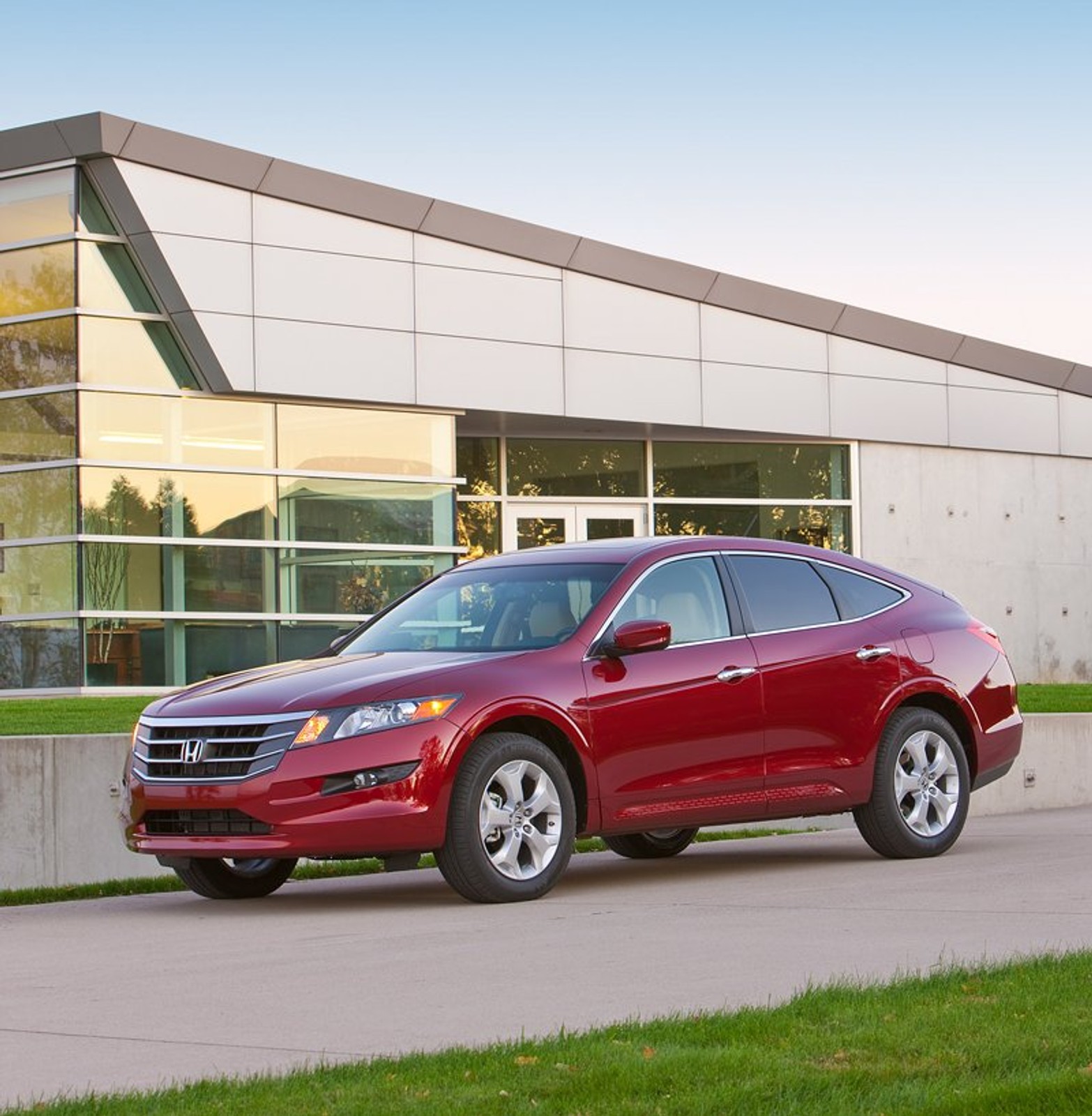 Honda Accord Crosstour: kolejny mikst liftbacka, coupé i SUV-a