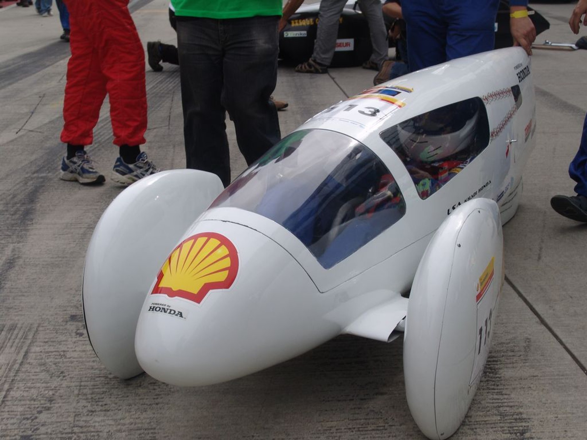 Shell Eco-marathon 2011: ile km na 1 litrze?
