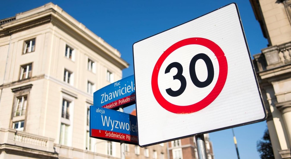 Oznakowanie strefy Tempo 30 w Warszawie