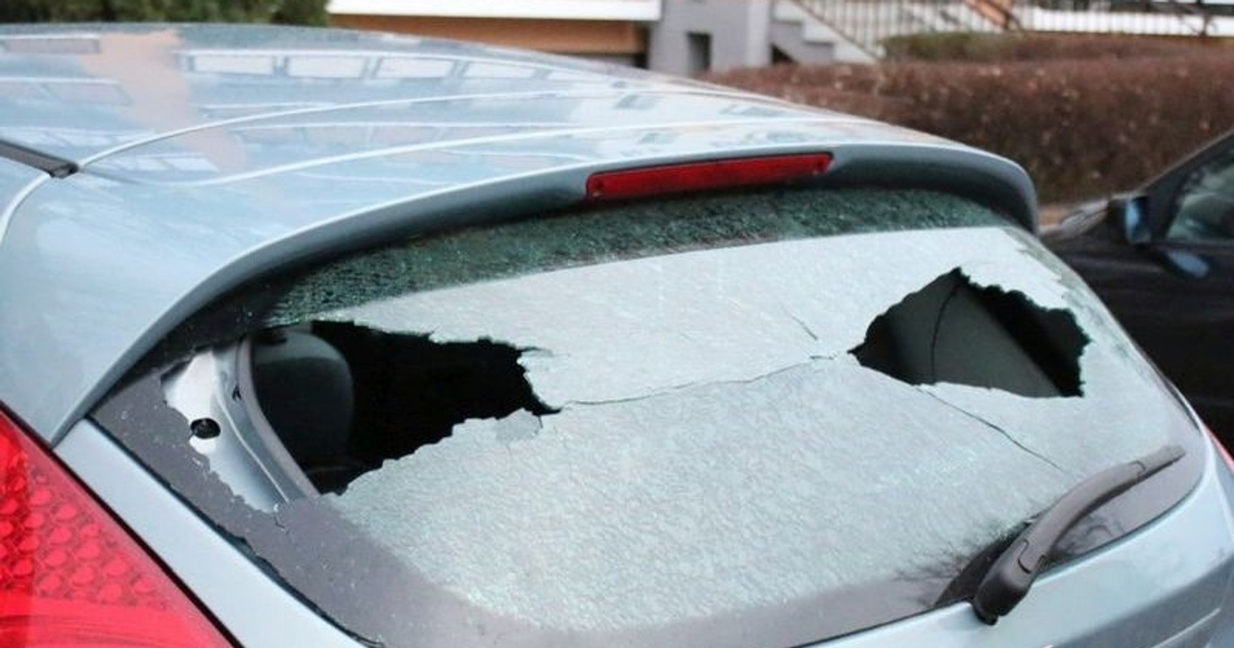 Auto zniszczone podczas strzelaniny w Głogowie