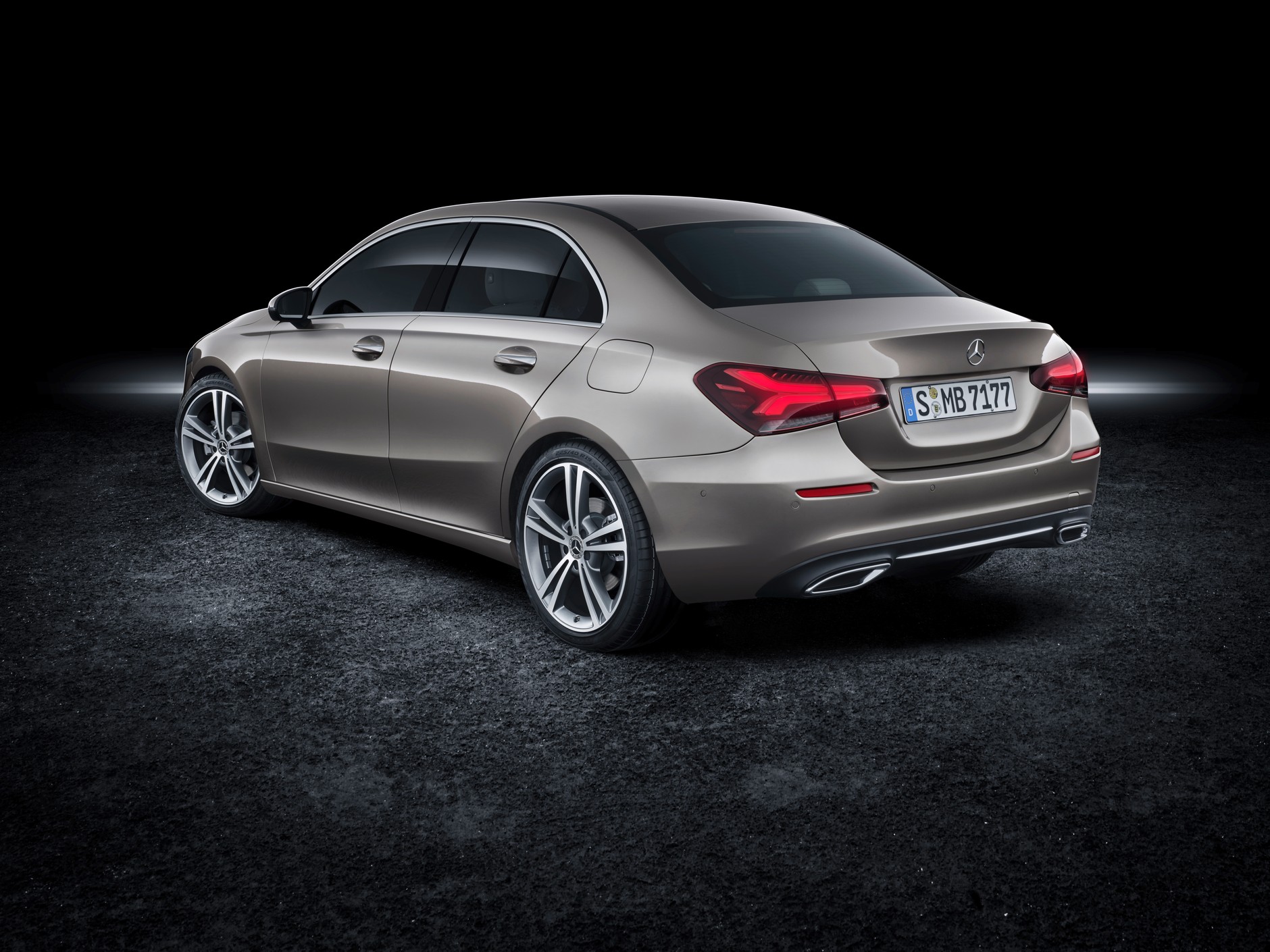 Mercdes Klasy A sedan w wersji europejskiej