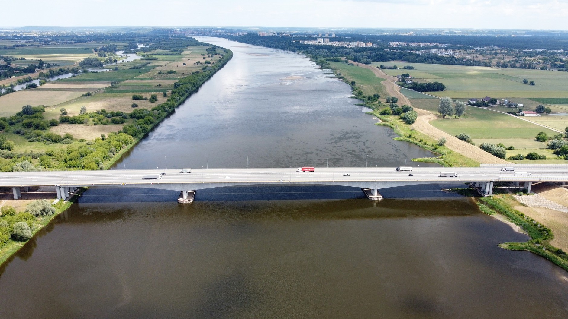 Najdłuższy most w Polsce jest na Wiśle, w ciągu autostrady A1, w Rozgartach koło Grudziądza