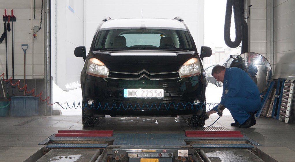 Kiedy auto trafi na dodatkowe badanie  techniczne?
