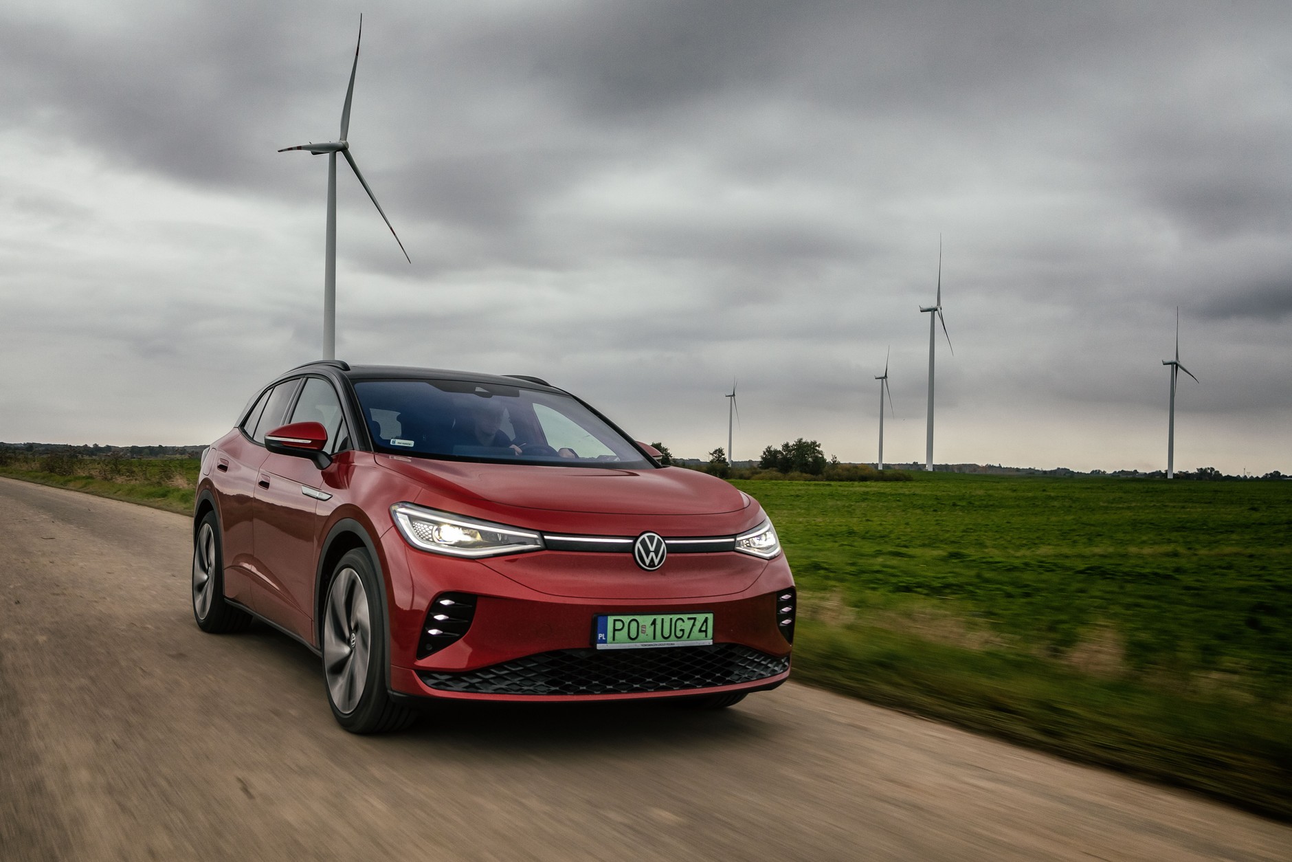 Way to zero -wejdź na farmę wiatrową z Volkswagenem