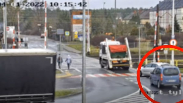 Policja monitorowała przejazd kolejowy. Posypały się mandaty [Nagranie]