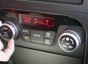 Klimatyzacja i co jeszcze? Na jakim wyposażeniu nam najbardziej zależy? Narodowy Auto Test