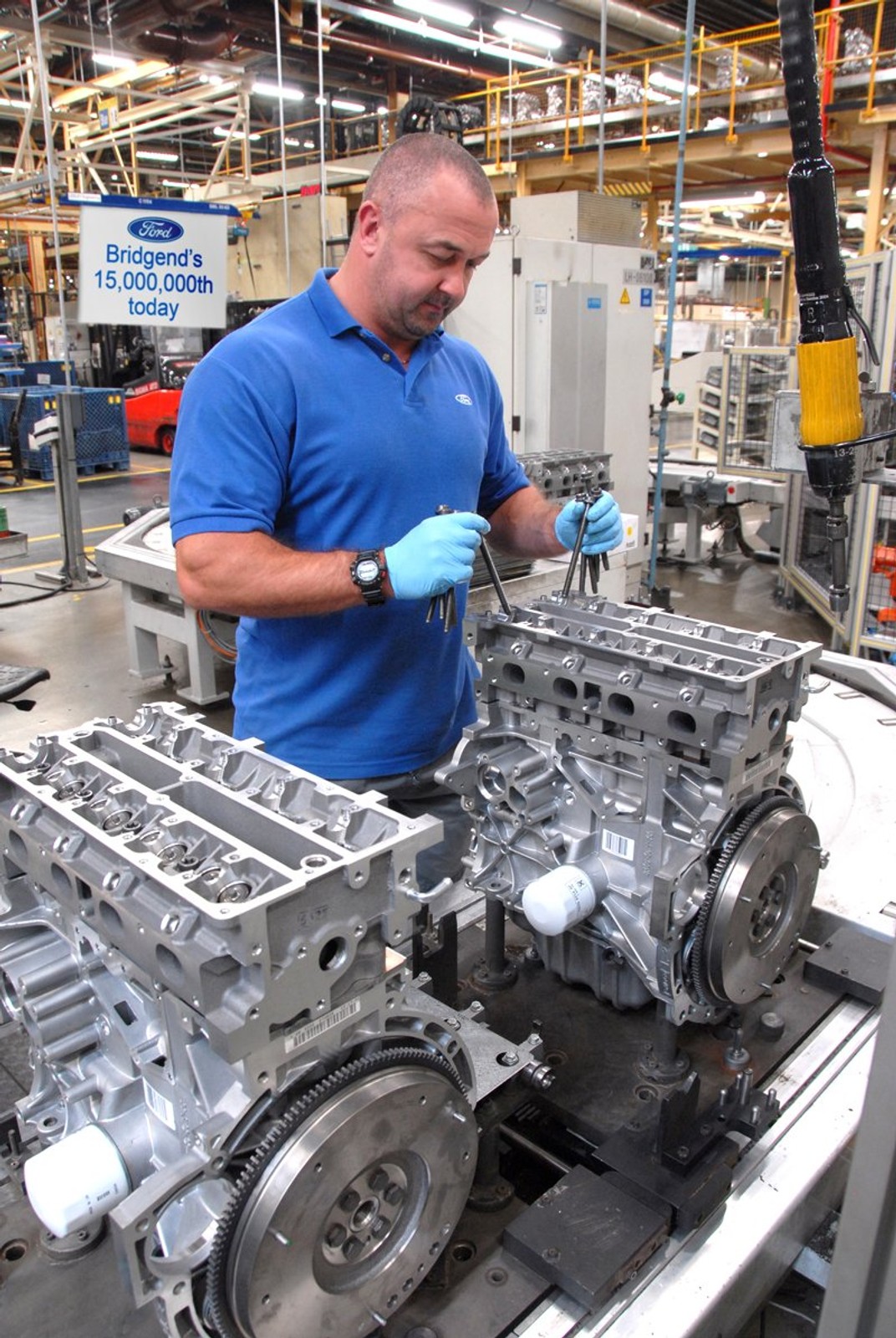 Ford: w Bridgend wyprodukowano 15 mln silnik