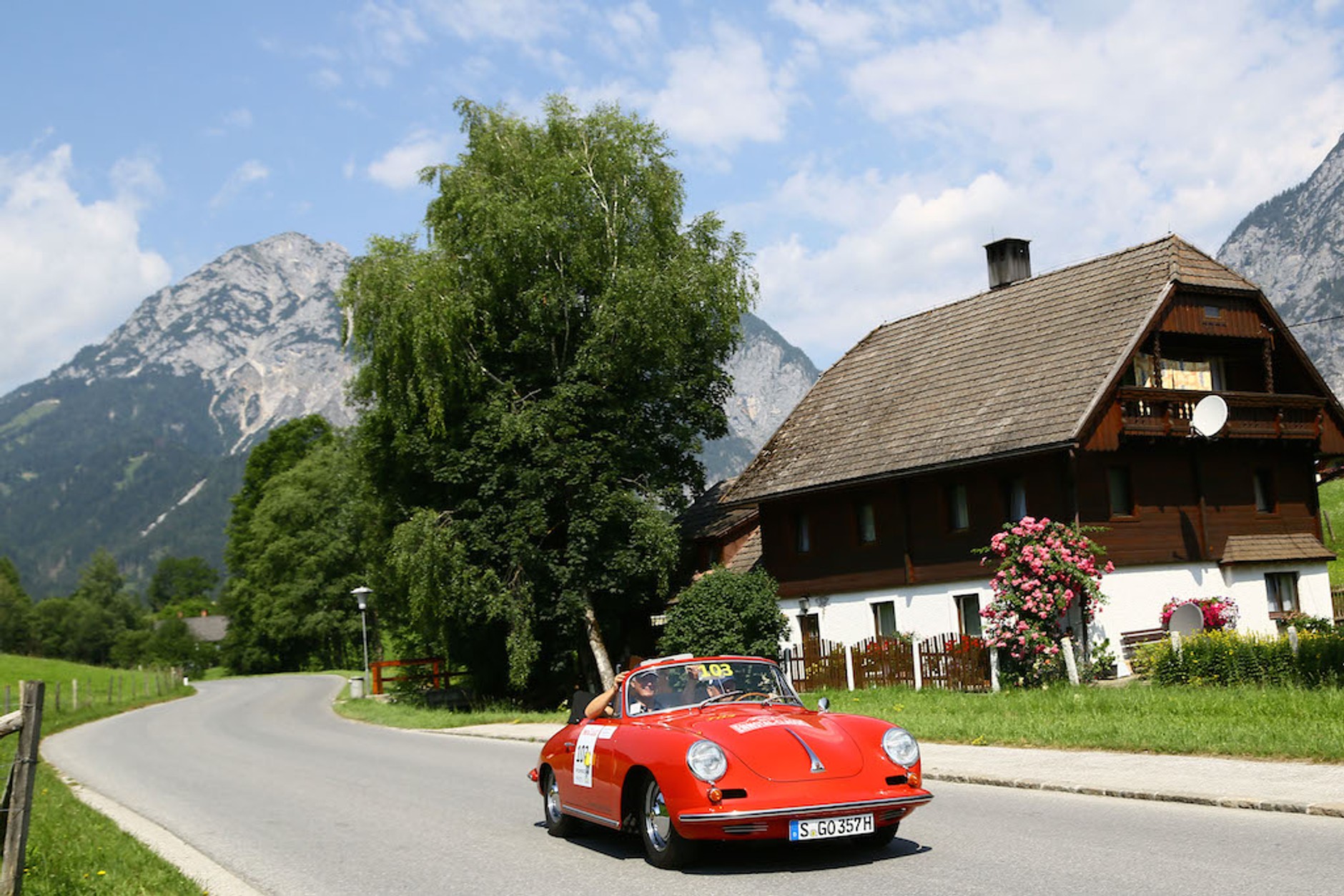 Klasyczne Porsche na trasach rajdów