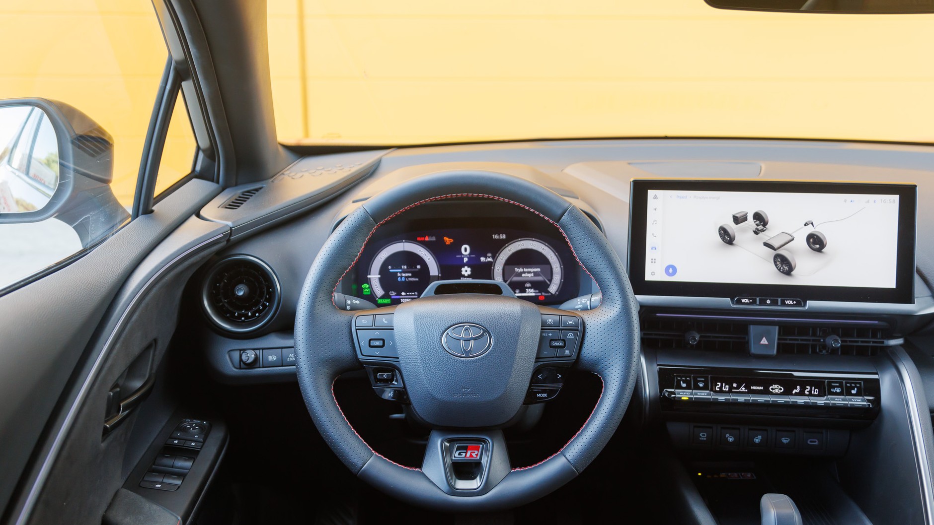 2024 Toyota C-HR PHEV