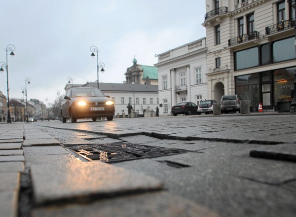 Bariery antyterrorystyczne dla Warszawy. Miasto szykuje zabezpieczenia przed pojazdami
