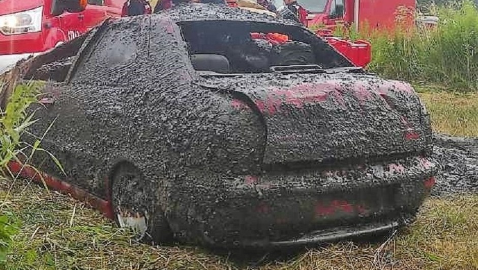 Fiat wyciągnięty z rzeki