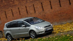 Ford S-Max: funkcjonalny, oszczędny i dobrze jeździ