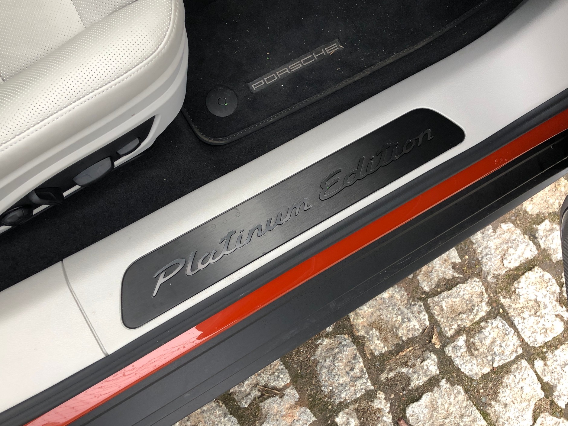 Porsche Panamera 4 E-Hybrid Platinum Edition