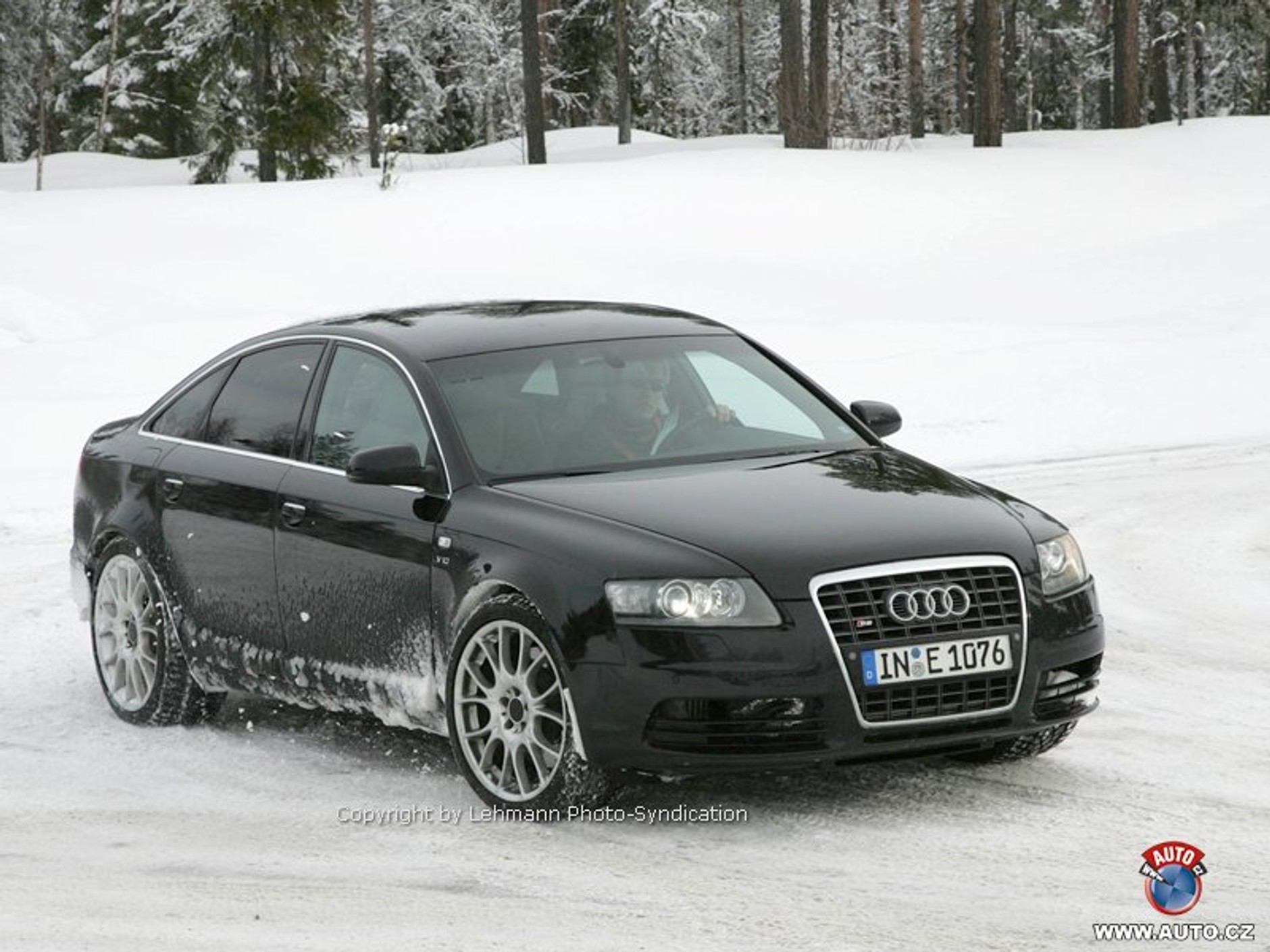 Zdjęcia szpiegowskie: Nowe Audi RS6 i 12-cylindrowe Q7 RS TDI