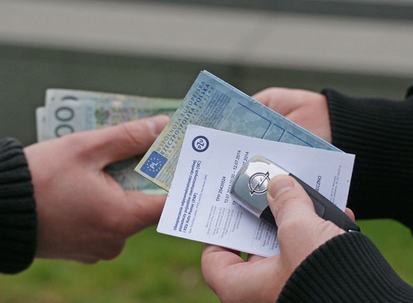 Sprzedawali używane auta z Niemiec wyłudzając VAT i akcyzę