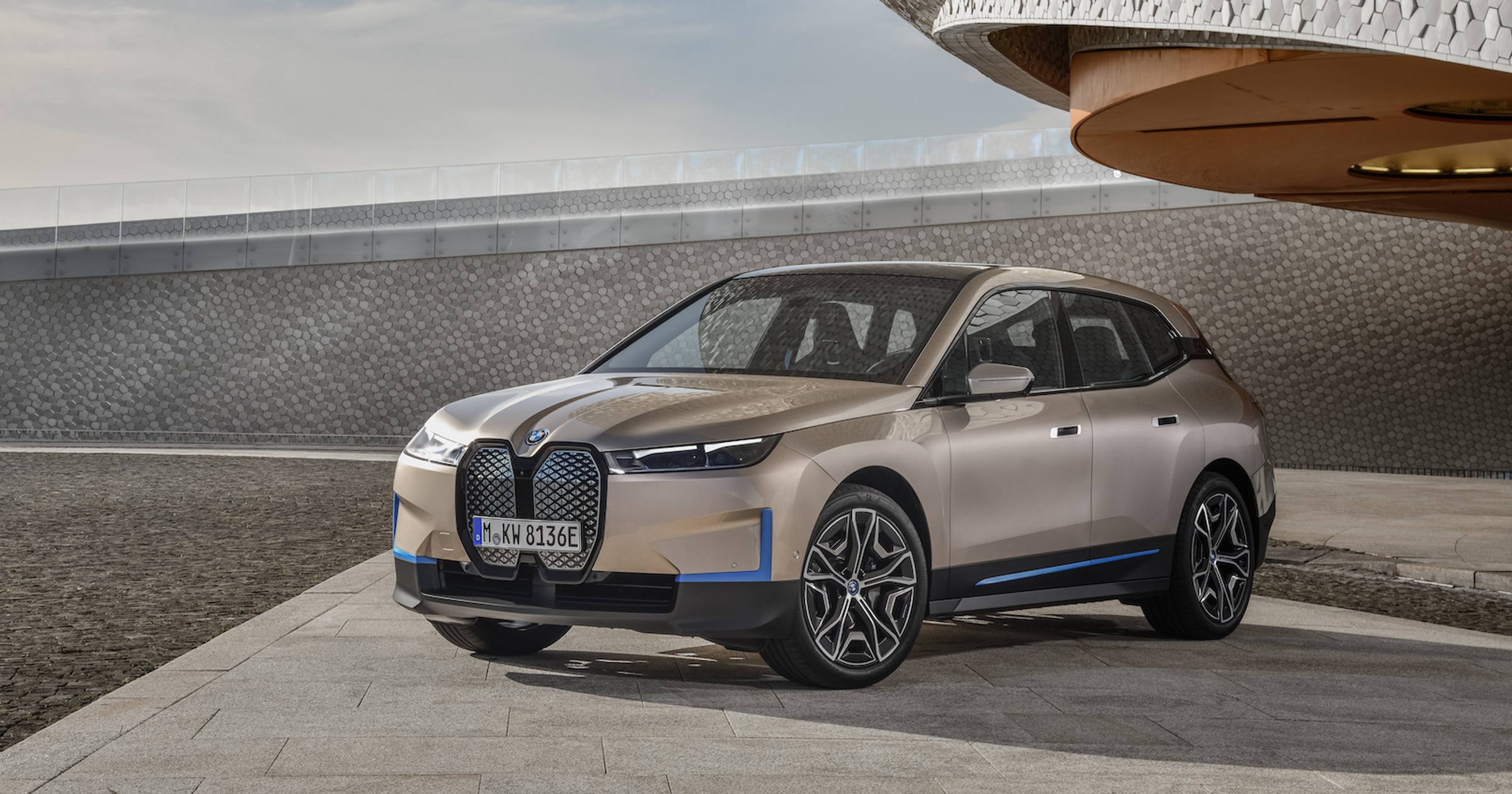 BMW iX