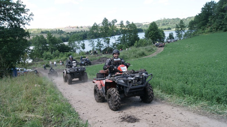 PT Dragon Winch Extreme – Brodnica: błotny pogrom