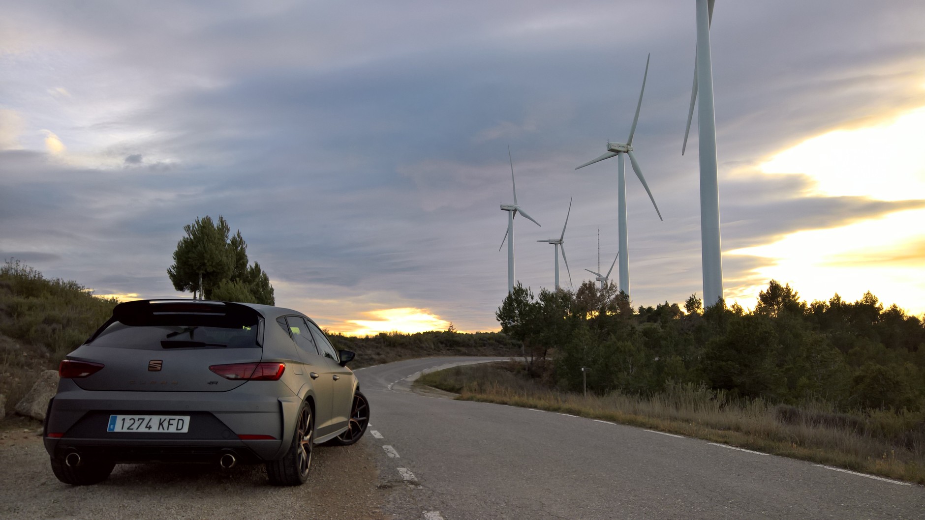 Seta Leon Cupra R. Tylny spojler i dyfuzor wykonano z karbonu