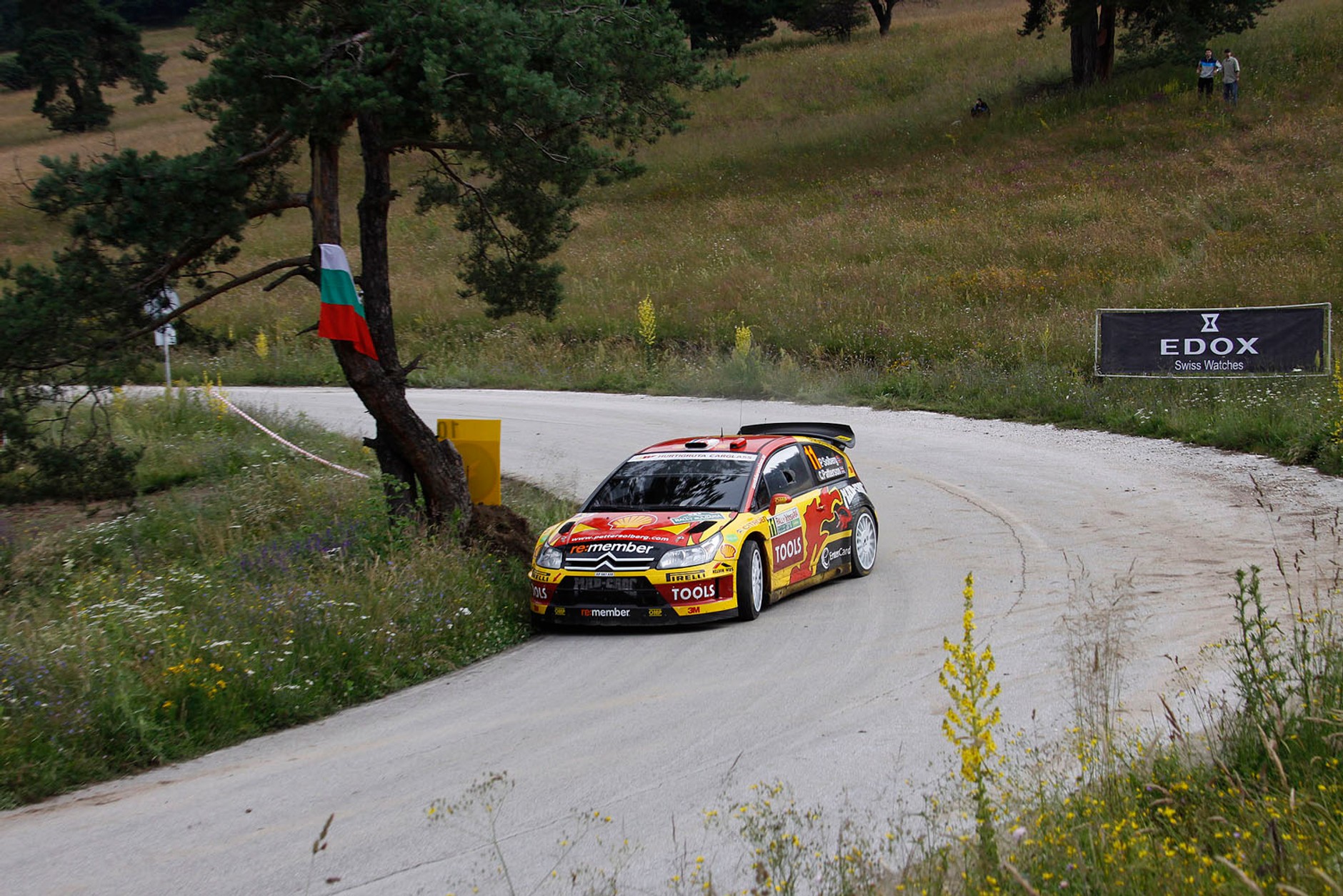 Citroën Total WRT taranuje konkurentów (galeria Rallyworld©Willy Weyens)