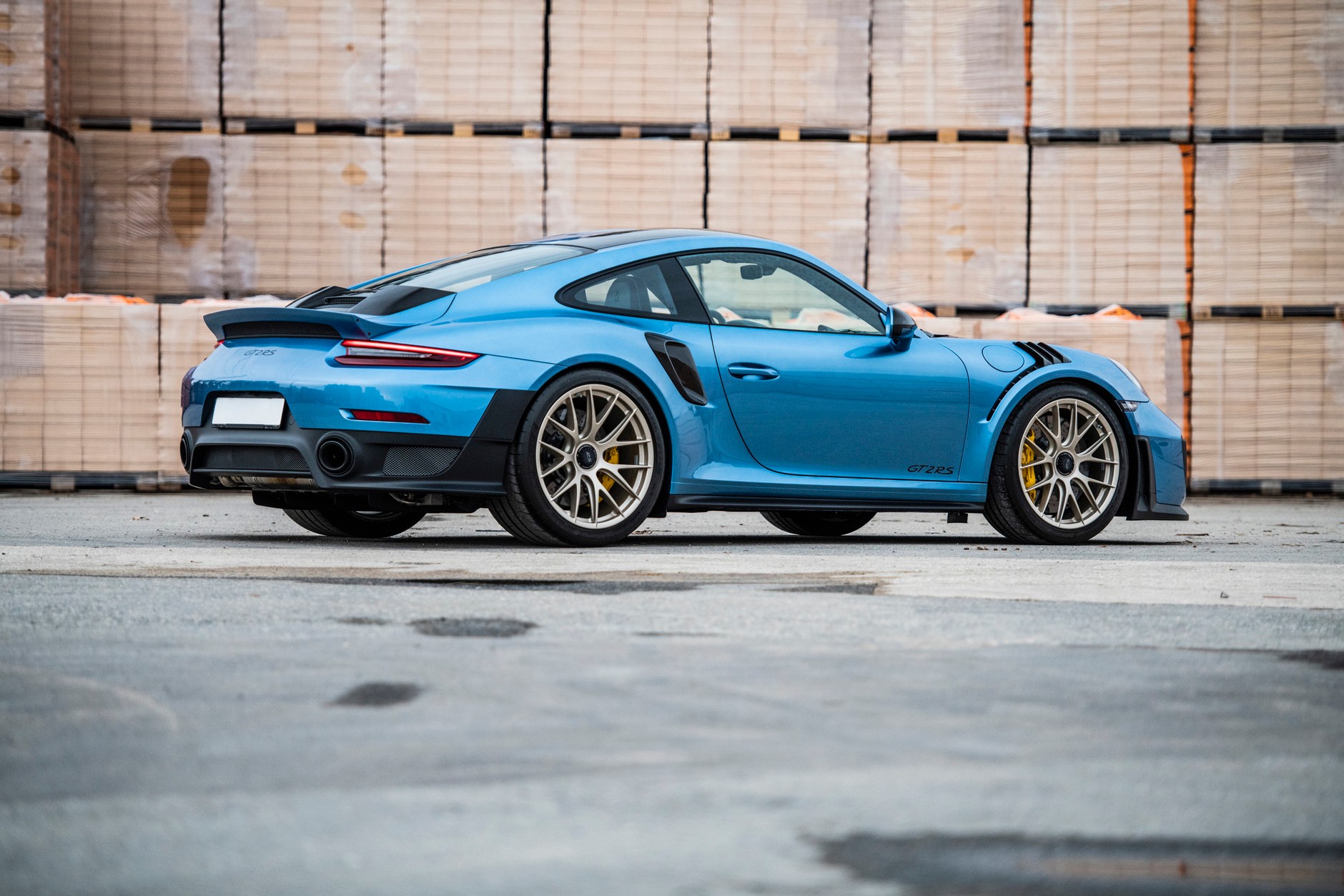 Porsche 911 GT2 RS Weissach 2018