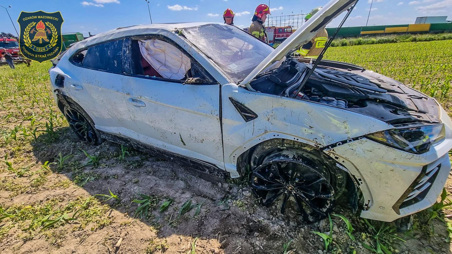 Lamborghini podczas jazdy próbnej wylądowało w polu