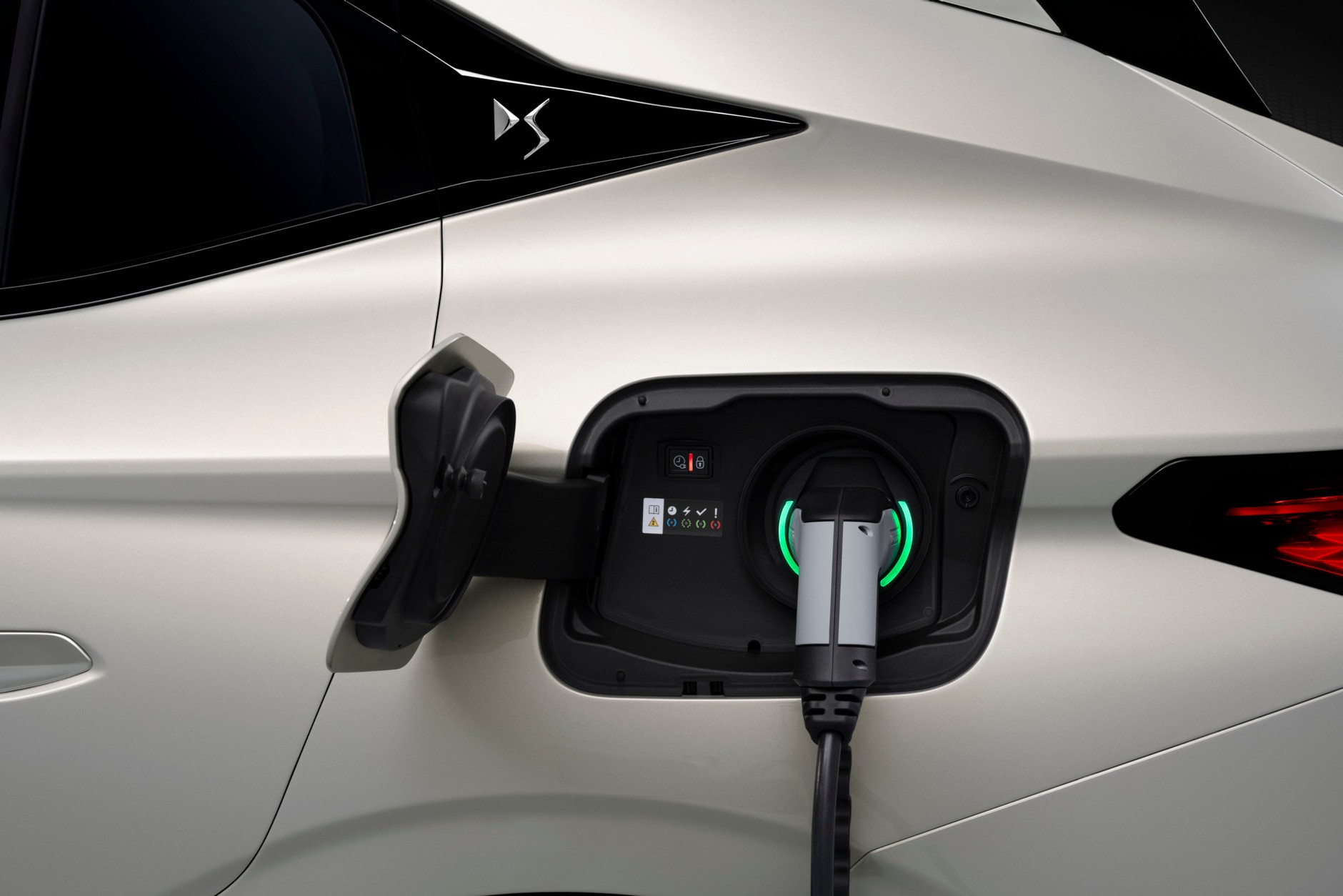 DS4 i DS4 Cross – awangardowe rodzeństwo