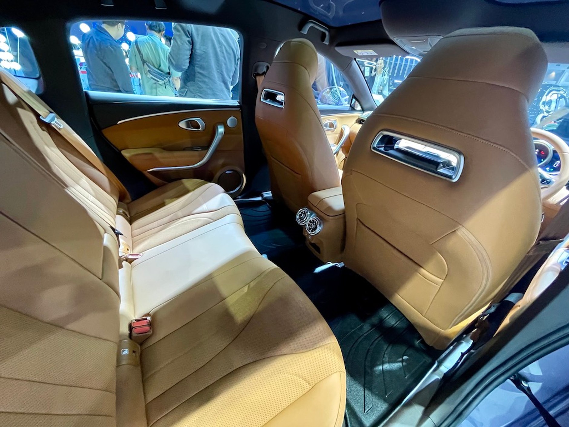 Salon w Bangkoku – samochody chińskie