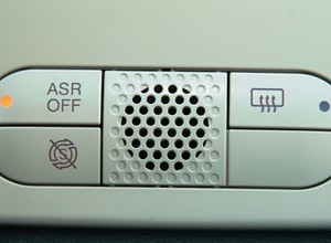 ASR - czym jest system kontroli trakcji