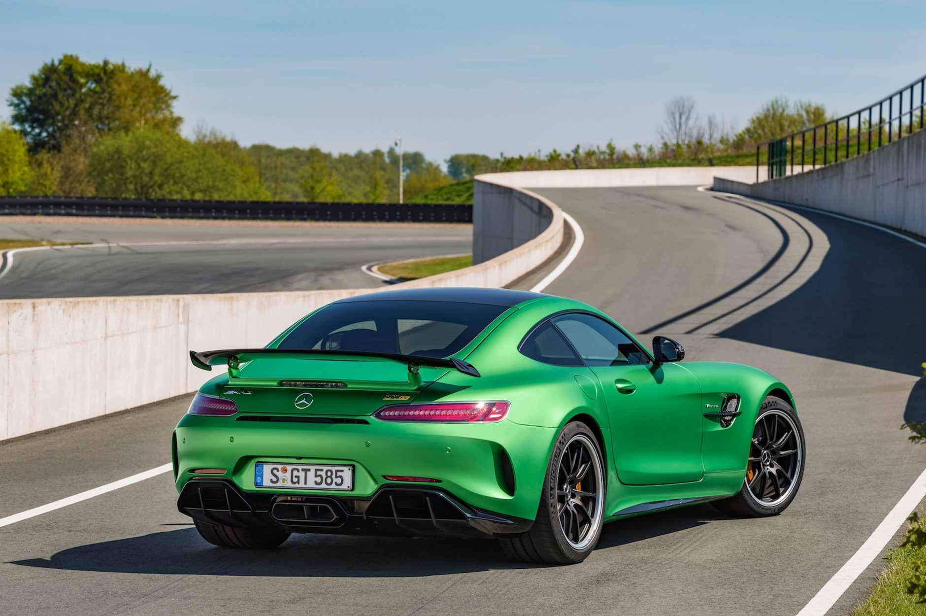 Mercedes-AMG GT R