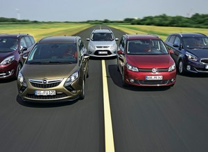 Nowy turbodiesel - recepta na sukces? Porównujemy oszczędne rodzinne vany.