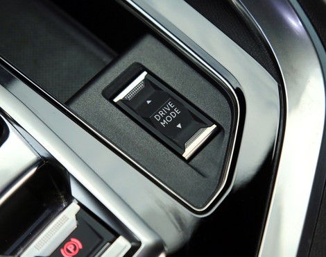 PEUGEOT 3008 HYBRID4 300 e-EAT8