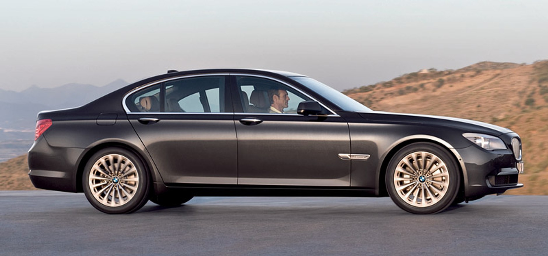 Nowe silniki dla BMW 7 w 2009 roku: 730i, 735d, 750Xi oraz 760i