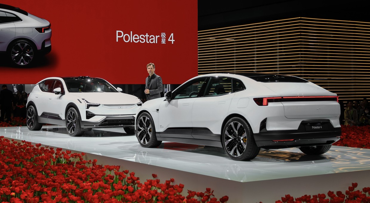 Projektanci Polestara 4 "zapomnieli" o tylnej szybie. Czym jeszcze nas zaskoczyli?