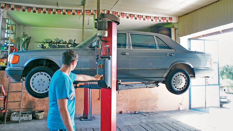 Czy warto kupić auto sprowadzone z Japonii? Kupujemy klasyka z ogłoszenia