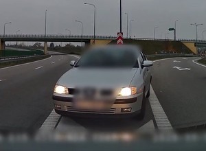 Chciał wjechać pod prąd na trasę S7. Zatrzymał go instruktor nauki jazdy [Nagranie]
