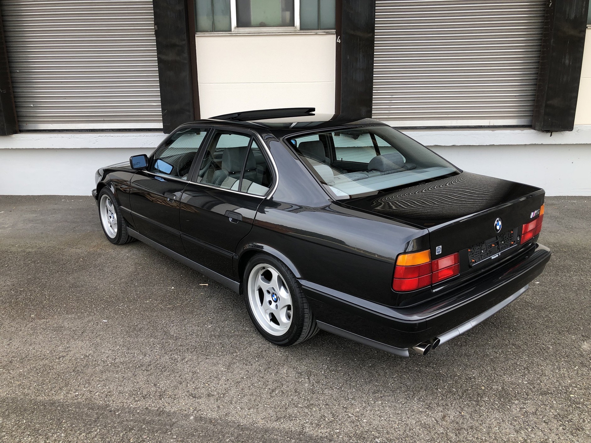 BMW M5 E34 jak nowe