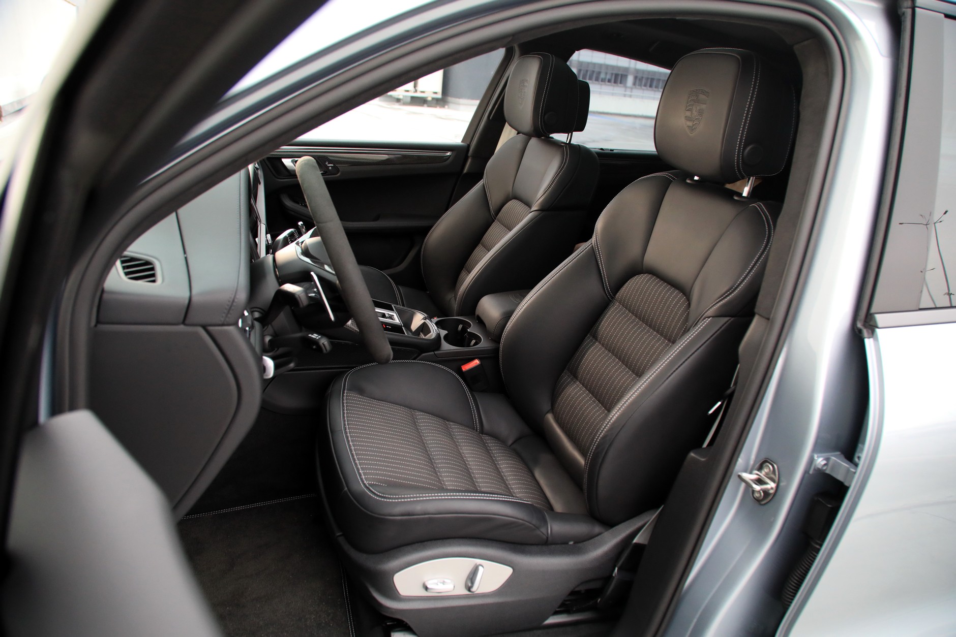 Porsche Macan T 2022 1. generacja 2. FL