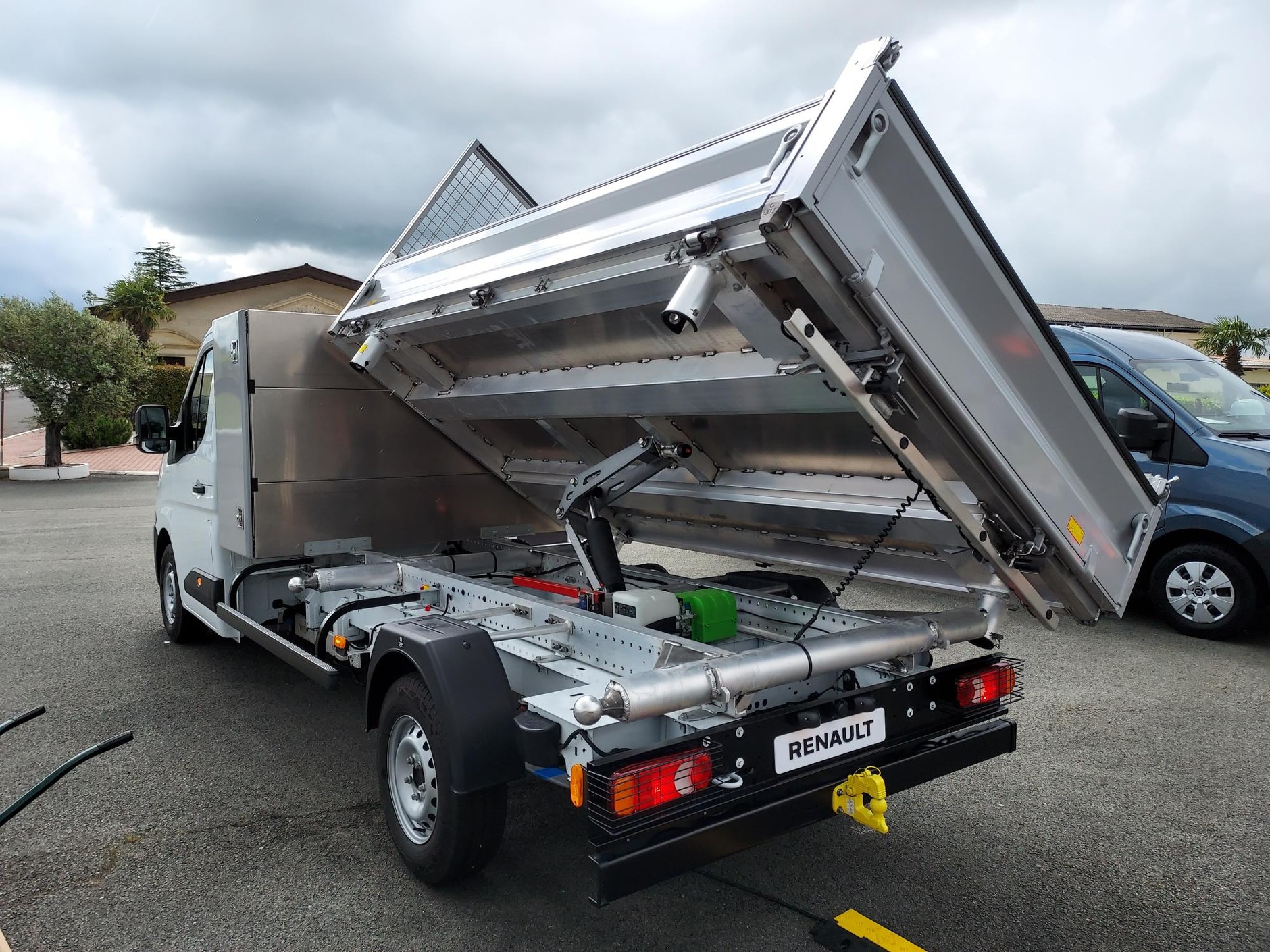 Nowy Renault Master – wywrotka