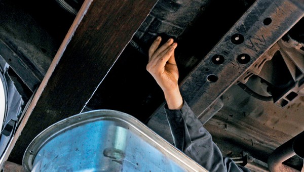Poprosił o wymianę oleju. Mechanik zaniemówił, gdy usłyszał, ile na nim przejechał