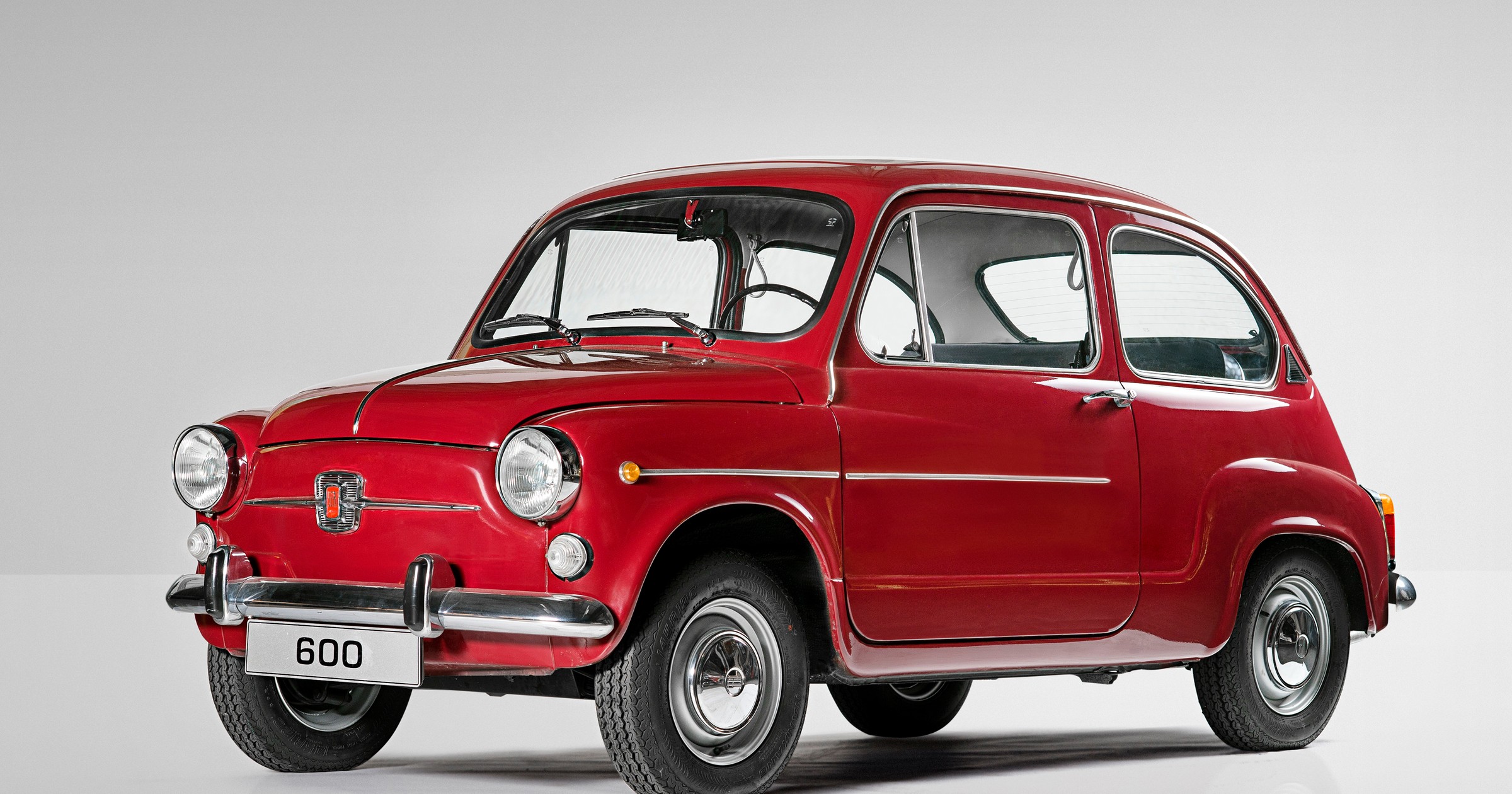 SEAT 600