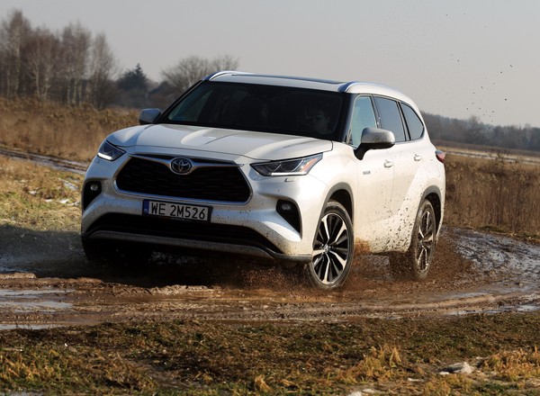 Toyota Highlander 2.5 Hybrid – potężna, luksusowa i oszczędna