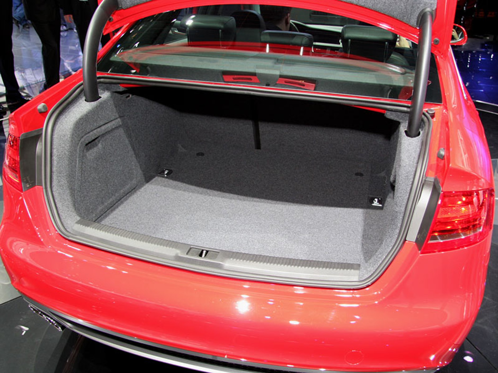 IAA Frankfurt 2007: Audi A4 – wynik pogoni za BMW 3