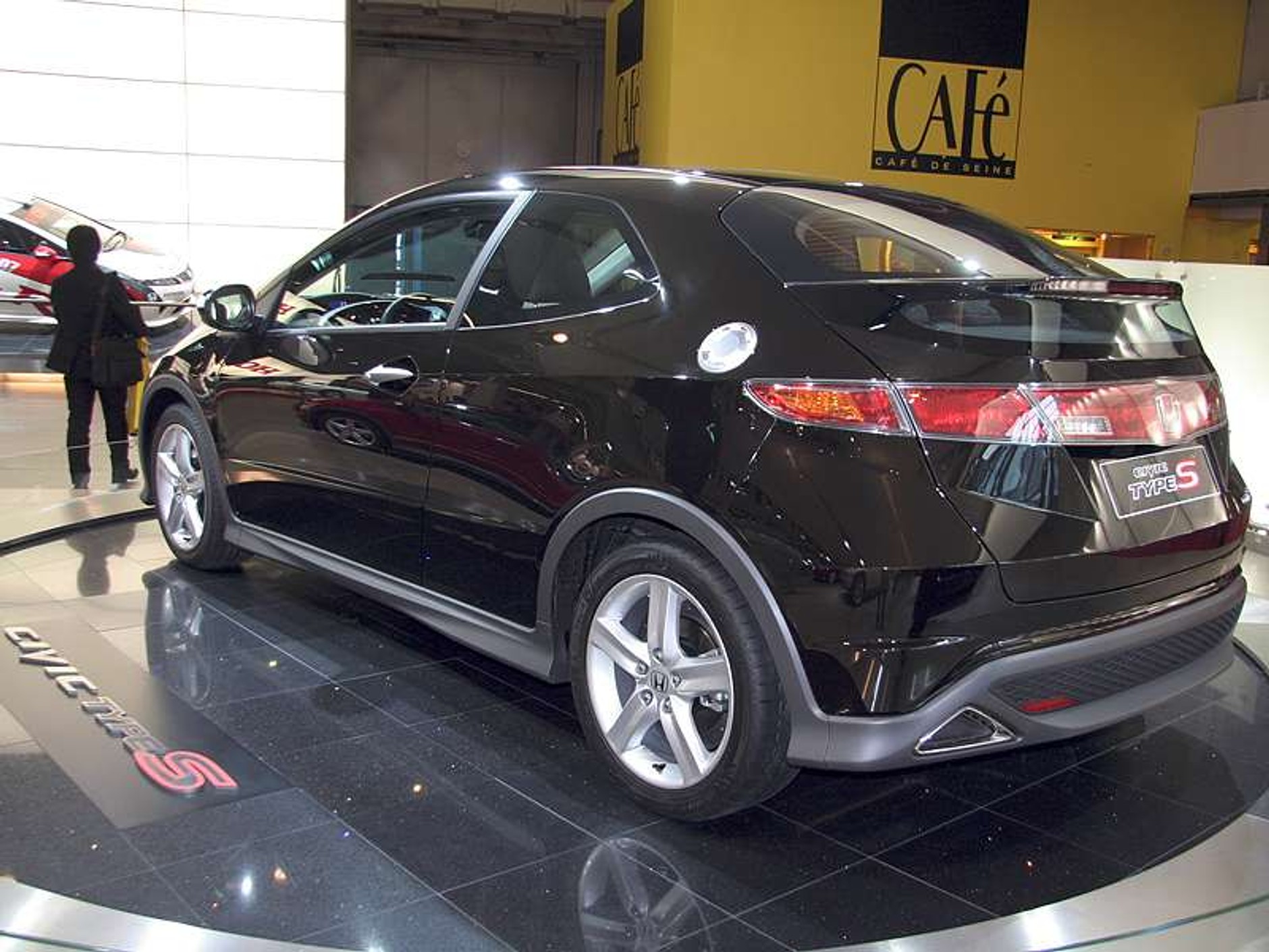 Paryż na żywo: fotogaleria z targów – Pierwszy dzień targów (1/2)