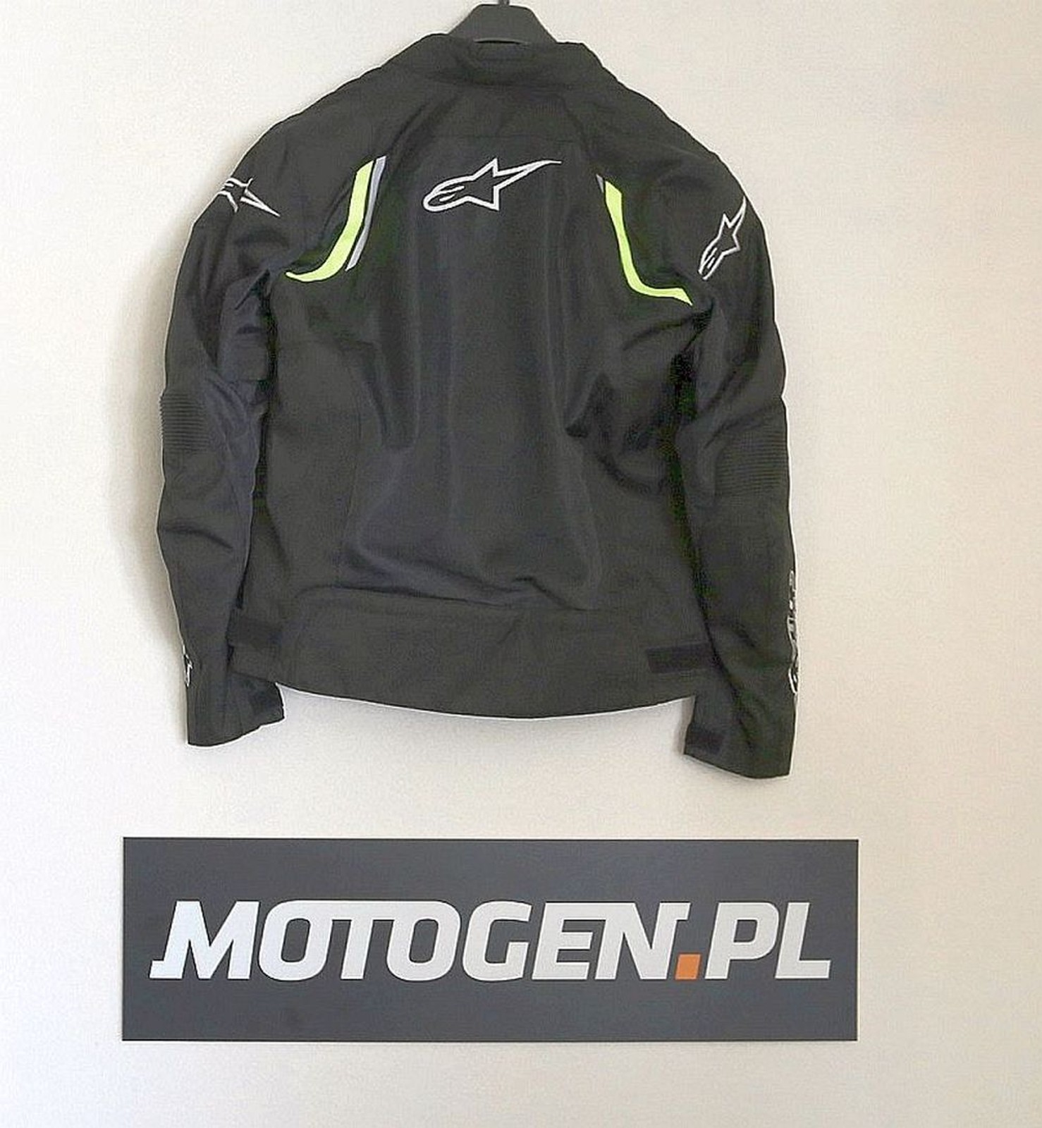 Alpinestars AST AIR w redakcji Motogen.pl
