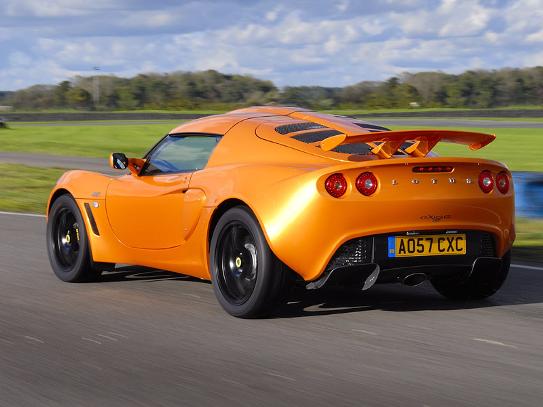 Tokio Motor Show 2007: Lotus wyostrzył modele Elise i Exige