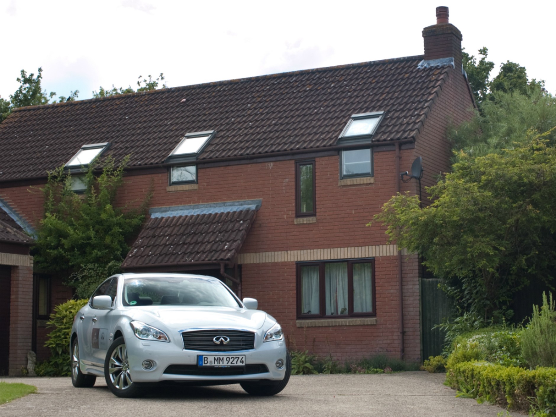 Infiniti M35h GT: szybki, ekonomiczny i luksusowy